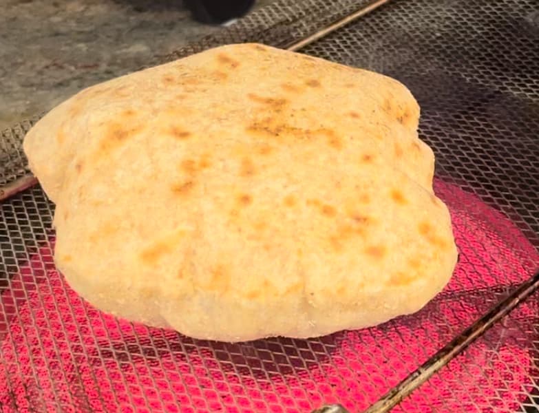 puffed up egyptian pita bread aish baladi