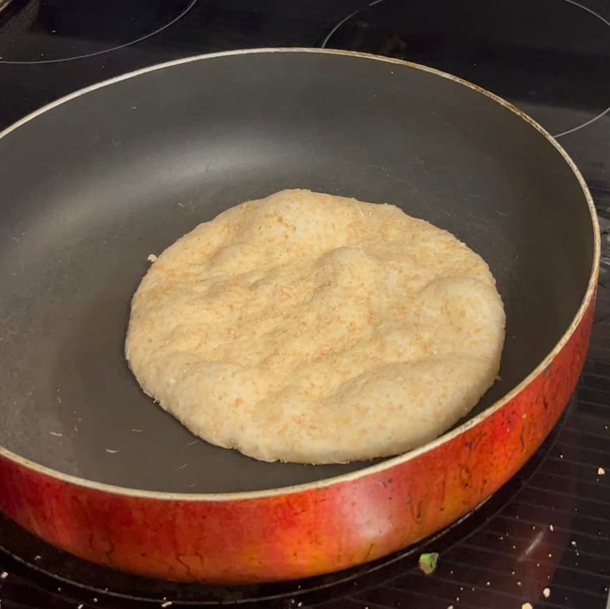 homemade egyptian pita bread aish baladi