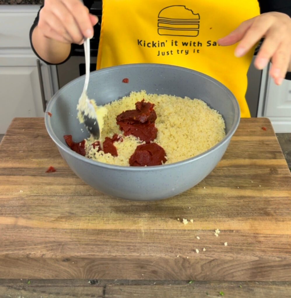 Bulgur with tomato and red pepper paste